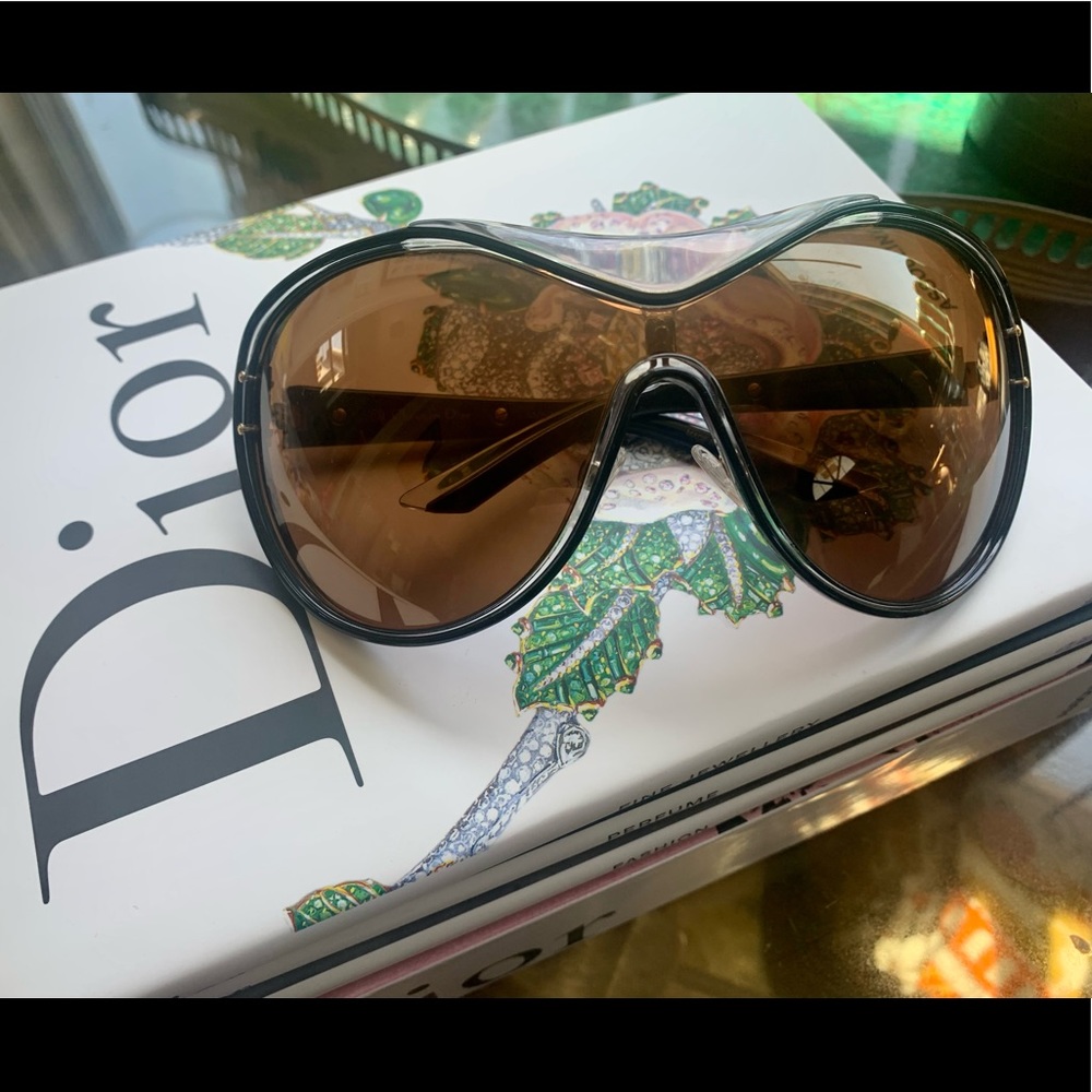 Y2K OVERSIZED DIOR SUNGLASSES ✨🕶✨
